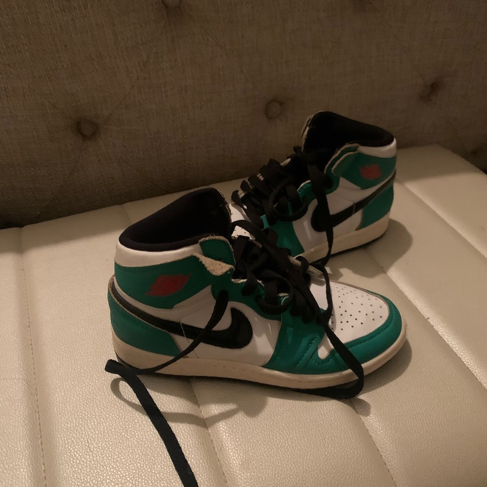 Unisex sneakers worn once! GREAT CONDITION